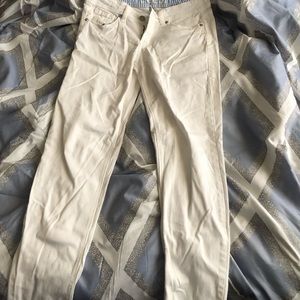 White skinny jeans